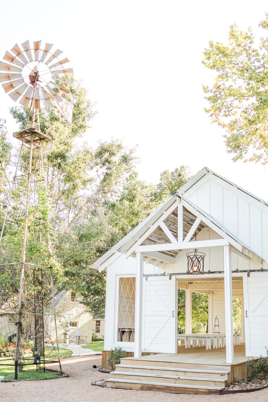 Couple at The Chapel at Gruene