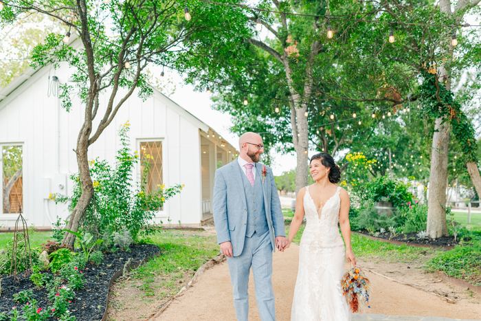 Wendie + Nick at The Chapel at Gruene — photo 13